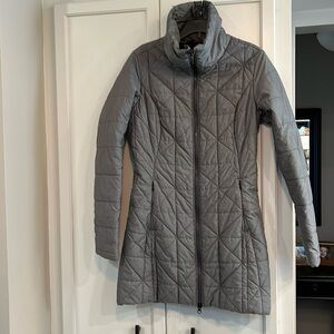 WOMEN’s NORTHFACE Down Puffer coat, Gray Size XS